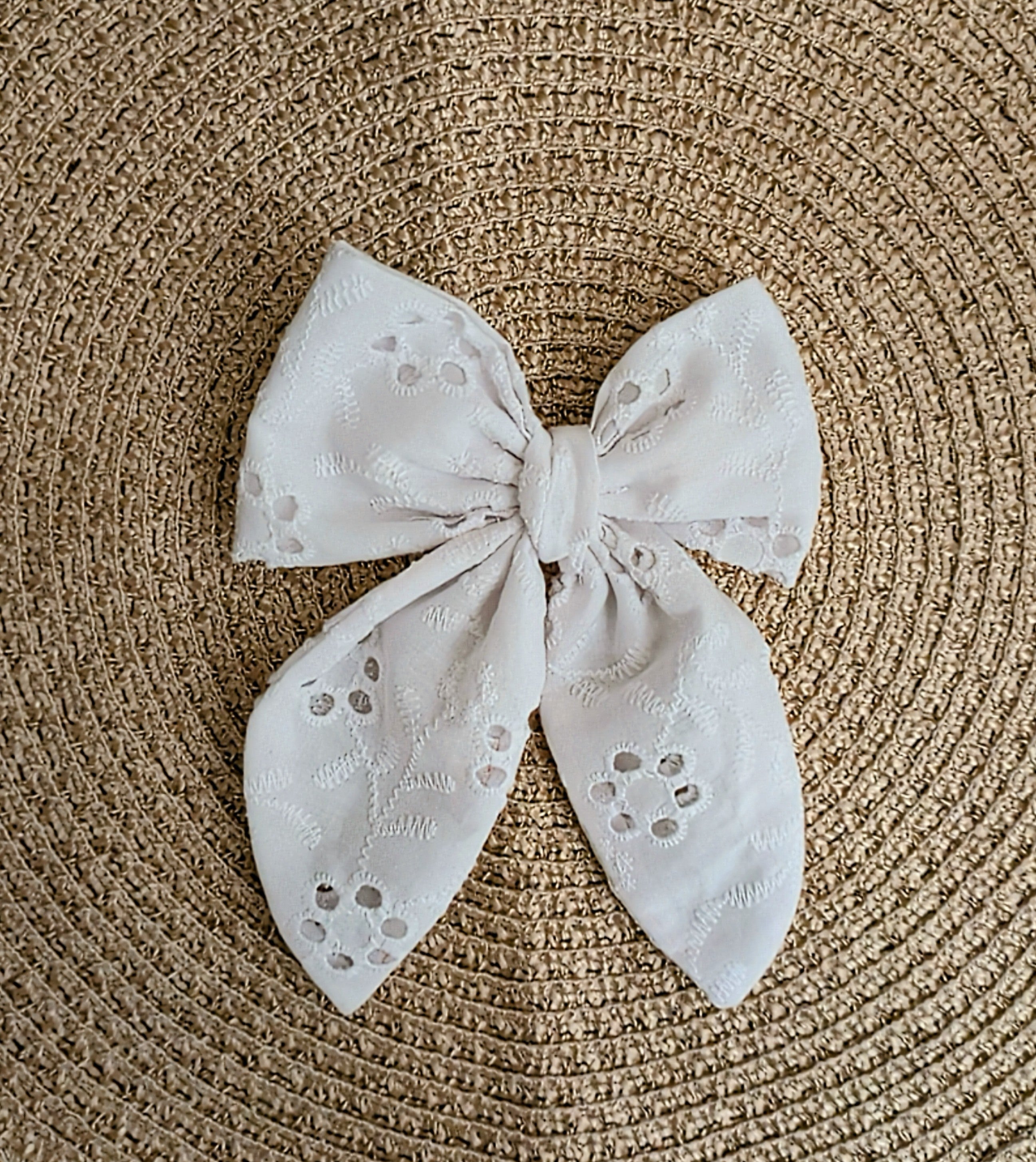 Belle Classic Bow